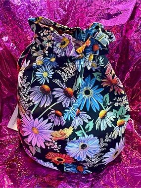 Vera Bradley Iconic Ditty Bag DAISIES Multi FLOWERS Travel Beach Baby NWT